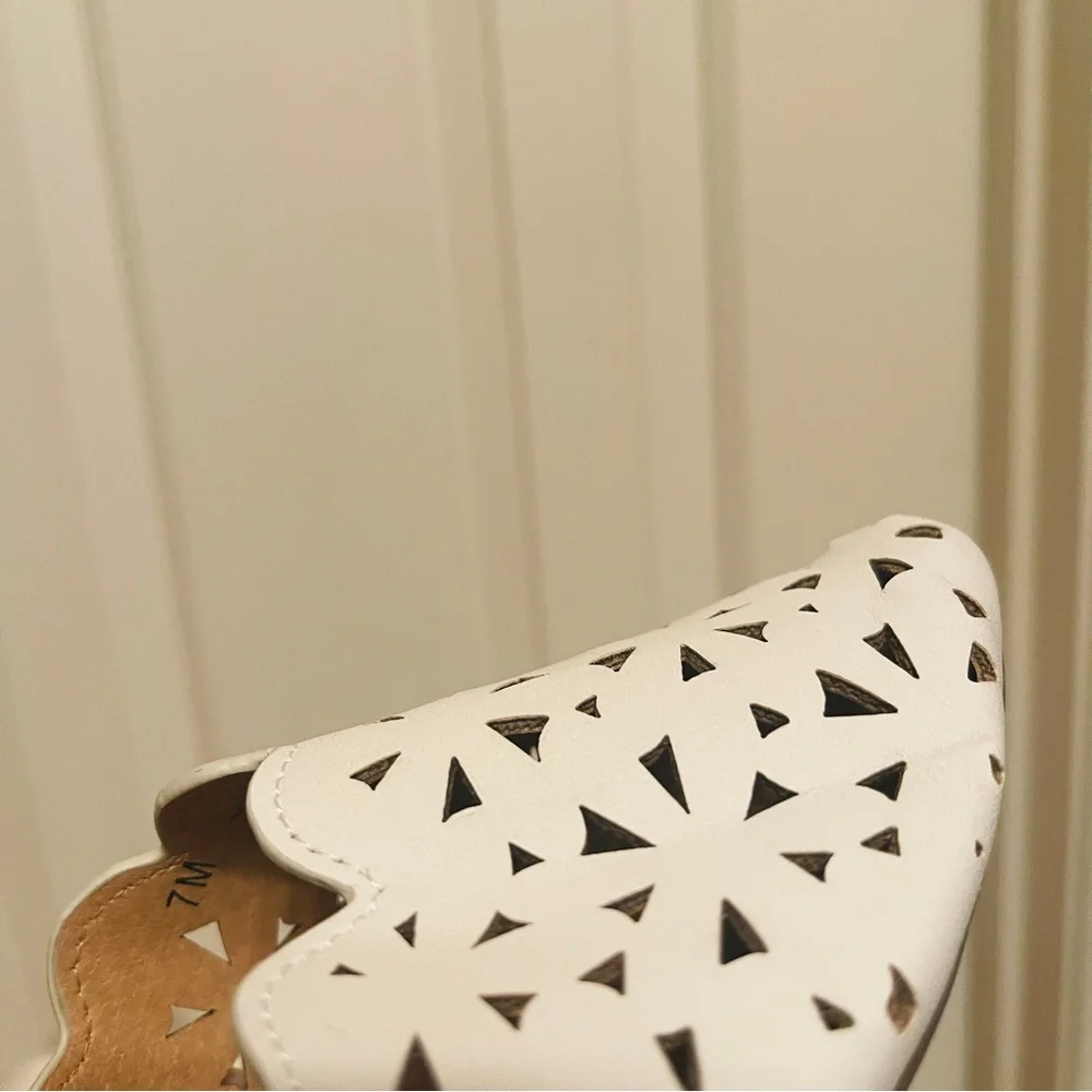 🎂Cute &Comfy Union Bay Leather White Cutout Scalloped Edge D’Orsay Style Flats! - Picture 14 of 14